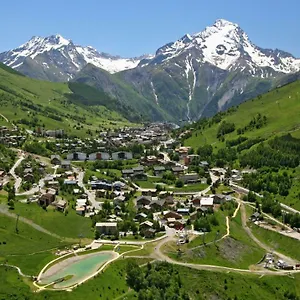 https://le-montana.hotels-rhonealpes.com